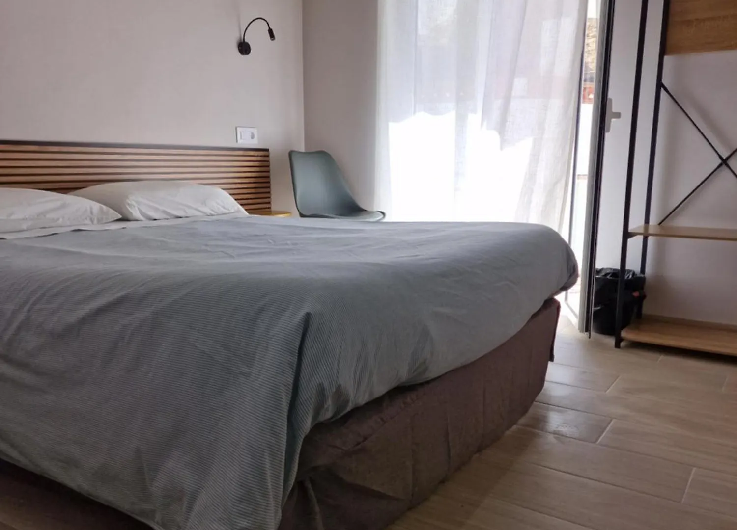 Pensio Torrent Guest house